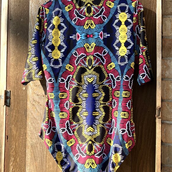 Women's One Piece Swimsuit front ZIPPER- 3/4 sleeves -Multi-color design  preown - Picture 2 of 6